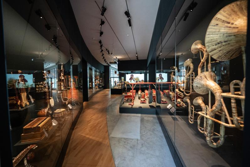 Nouvelle scénographie du Musée de la Musique. Des Musiques et des Mondes.