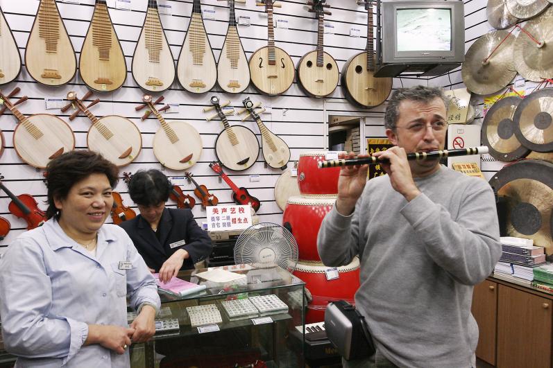Vicens Prats, flûte solo de l'Orchestre de Paris, à Pékin, Chine, février 2005